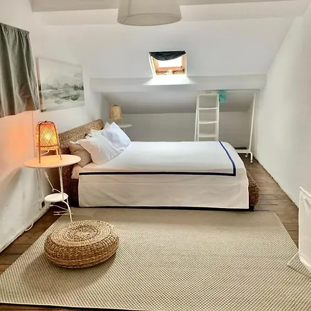 Terrace Duplex Close To Beaches Lissabon